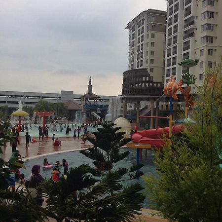 Apartments & Free Access To Waterpark At B Lagoon Melaka Exterior foto