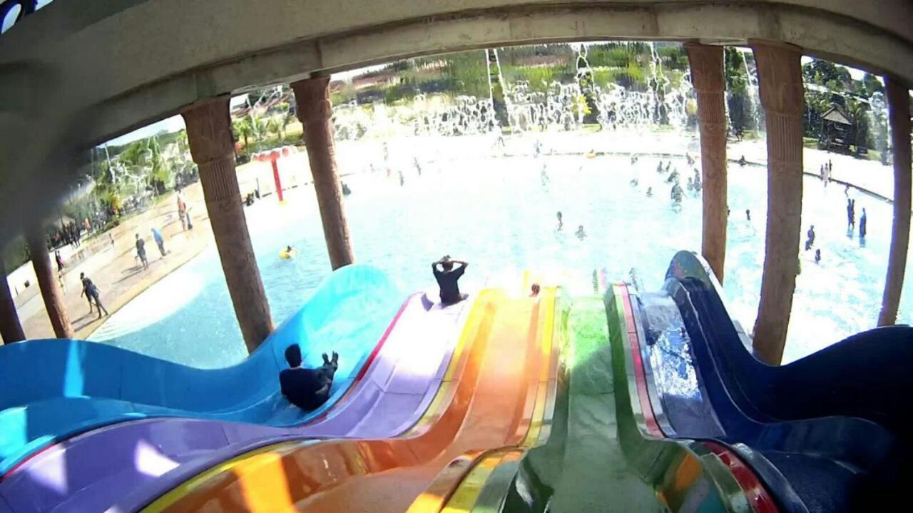 Apartments & Free Access To Waterpark At B Lagoon Melaka Exterior foto